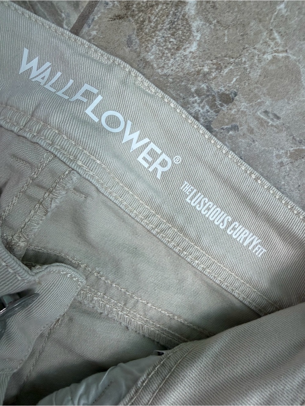 Wallflower Luscious Curvy Straight Leg Mid Rise Jeans in Light Beige Cream - Picture 8 of 9